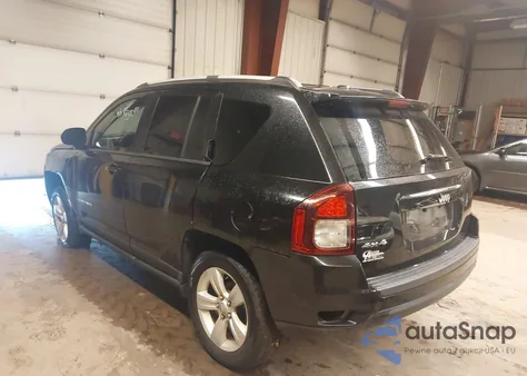 2017 Jeep Compass Sport 4X4 z USA, uszkodzony, nr VIN 1C4NJDBB7HD107043